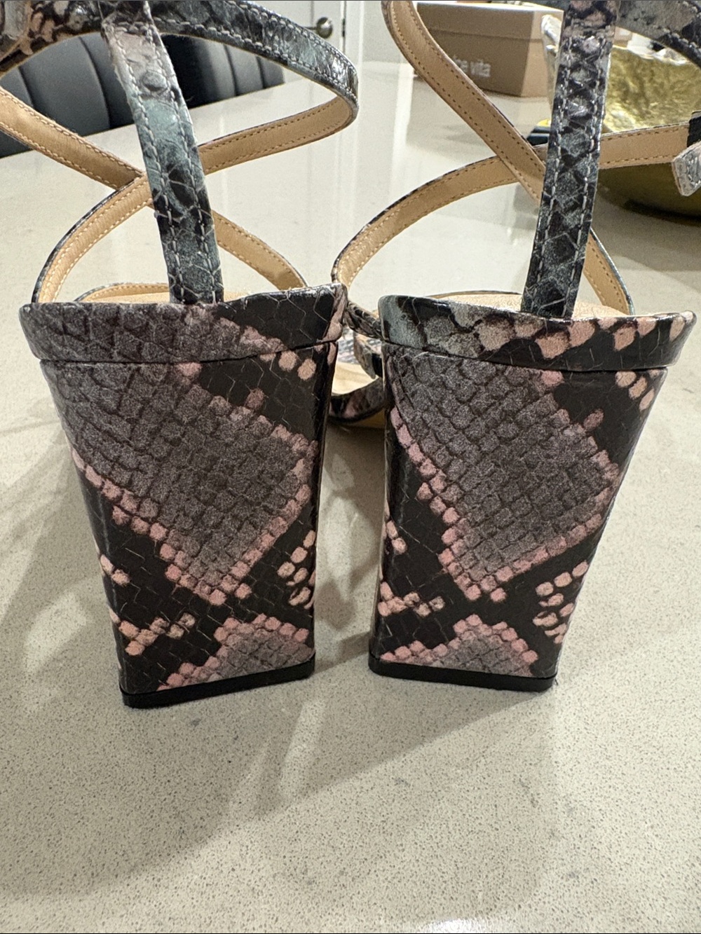 Vince camuto snake skin pink black blue criss cross 3.75” heels 7 worn once - Picture 5 of 7